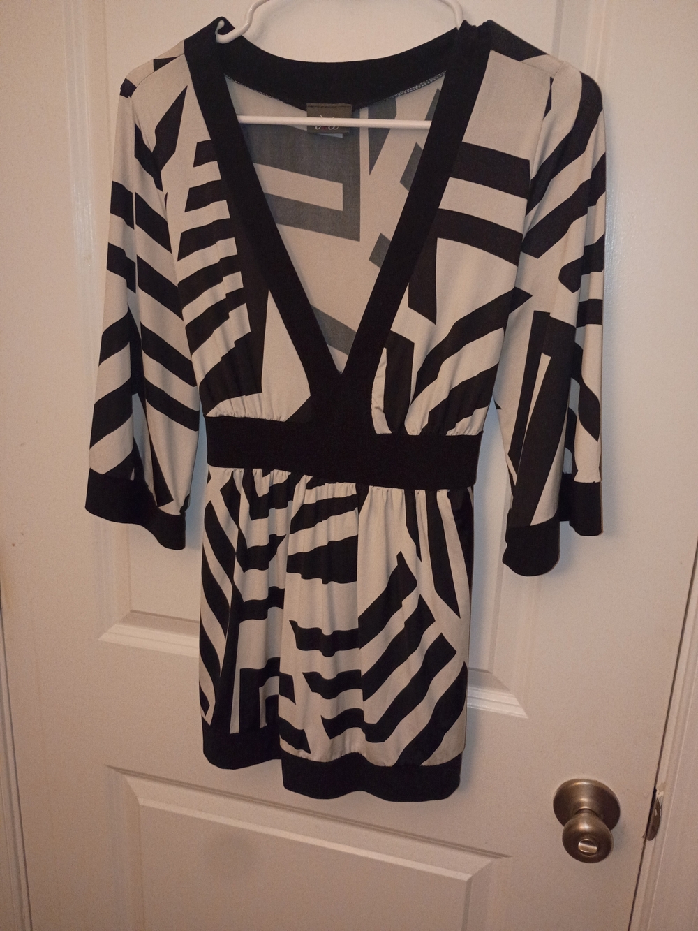 Dots Black & White V-Neck Geometric Tunic